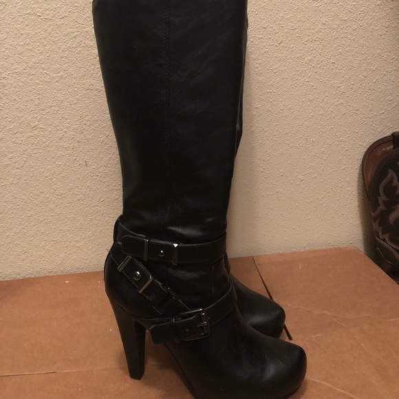 Boot - Picture 2 of 2